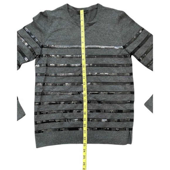 Ann Taylor Gray Striped Sweater Size Medium - Picture 5 of 8